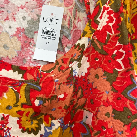 NWT top with beautiful fall colors - Picture 2 of 3